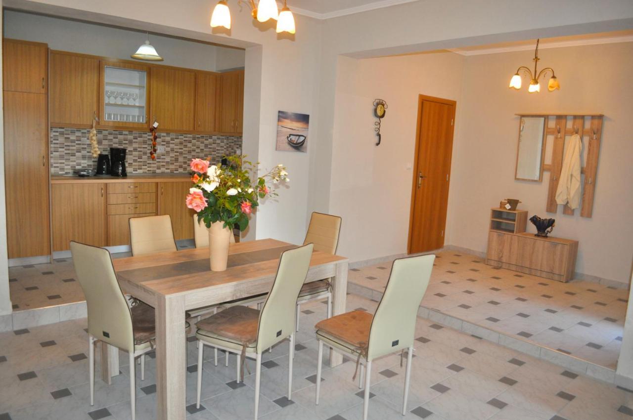 Large Apartment By The Pool - Pelekas Beach, Corfu Exterior foto